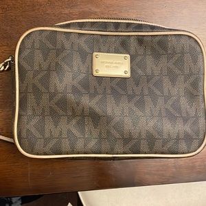 Michael Kors Large Jet Set Crossbody Bag